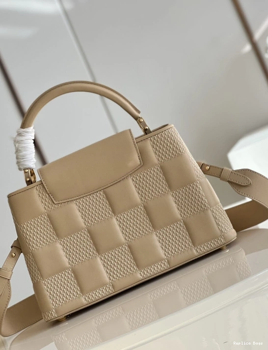 Affordable LOUIS CAPUCINES VUITTON MM 0727
